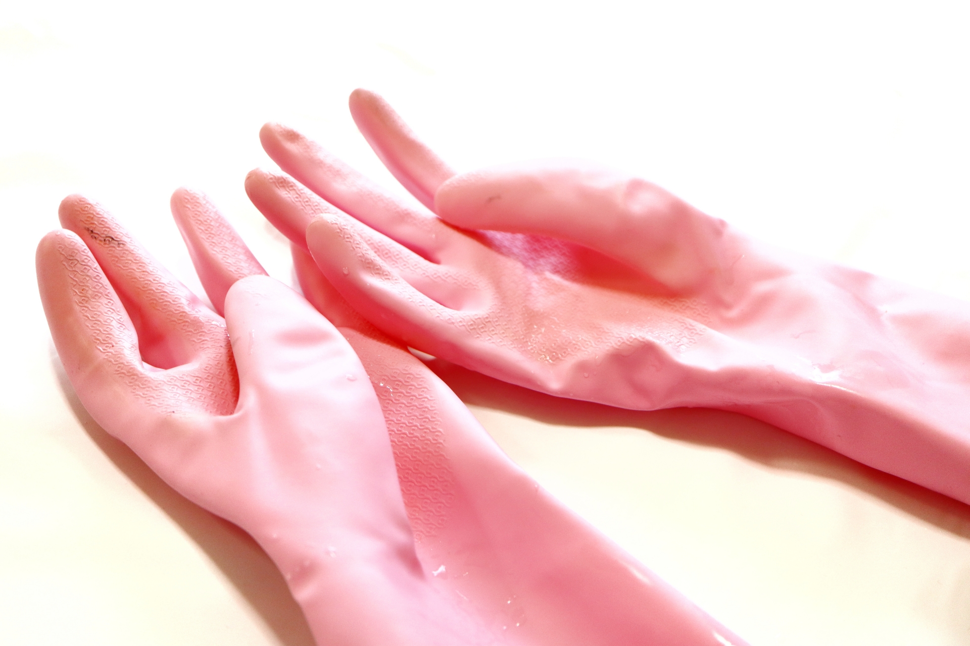 目視できるときは直接異物を手で取り出す