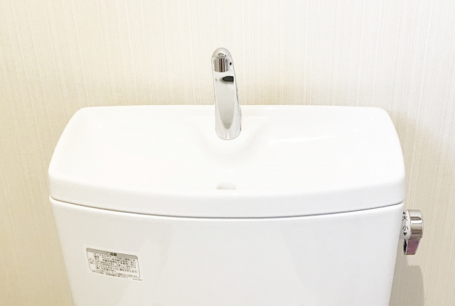 トイレの手洗い場から水が止まらない場合の対処法