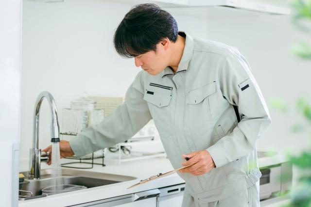 今すぐ修理するなら水道修理業者への依頼もおすすめ