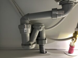 キッチン排水管の外し方を解説！外れないときの対処法や掃除の仕方