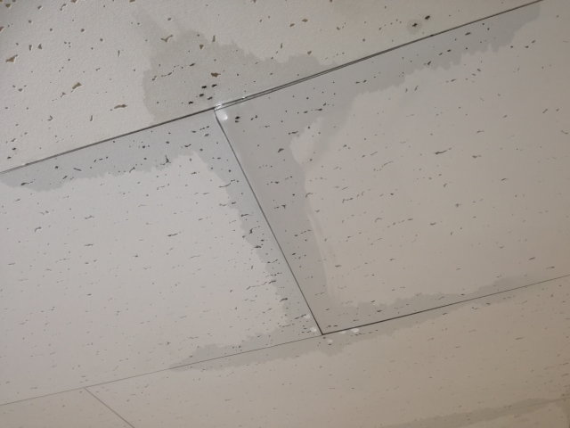 マンションで上の階から水漏れしたら取るべき行動