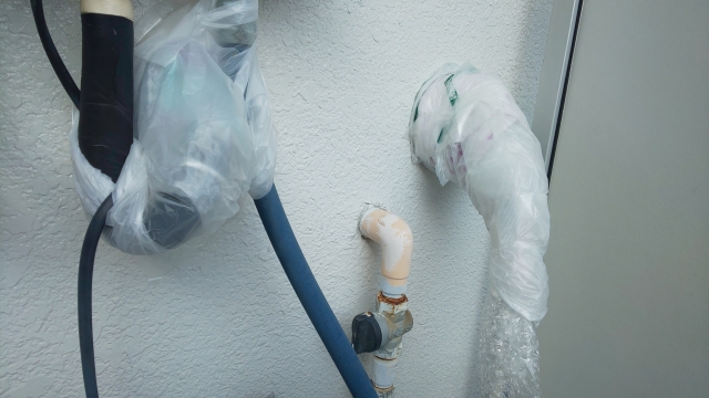 保温材を代用品で作る場合の水道管への巻き方