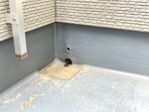 ベランダの排水溝つまりは泥が原因?掃除方法と注意点を徹底解説