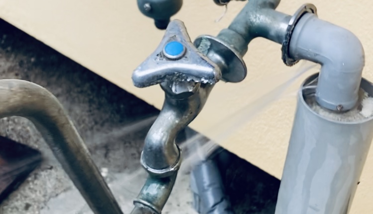 水道管が破裂した場合の正しい対処法
