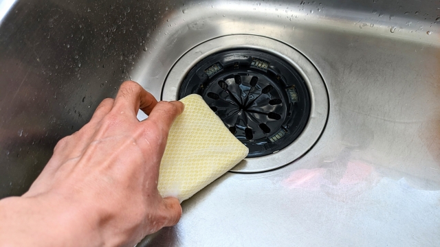 キッチン排水口からの異音を防ぐ方法