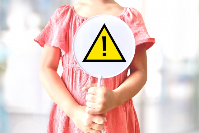 キッチン排水口つまりを強力な薬剤で溶かす際の注意点