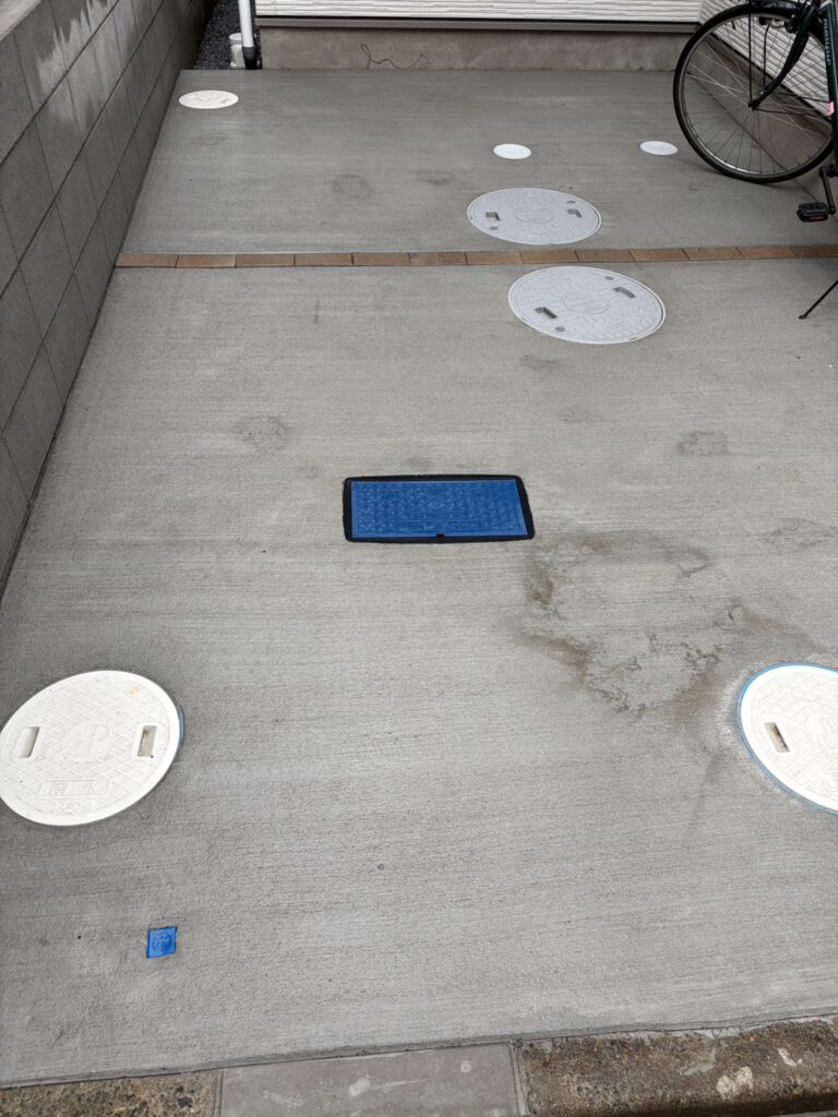 【市川市】量水器ボックス内の汚れを清掃
